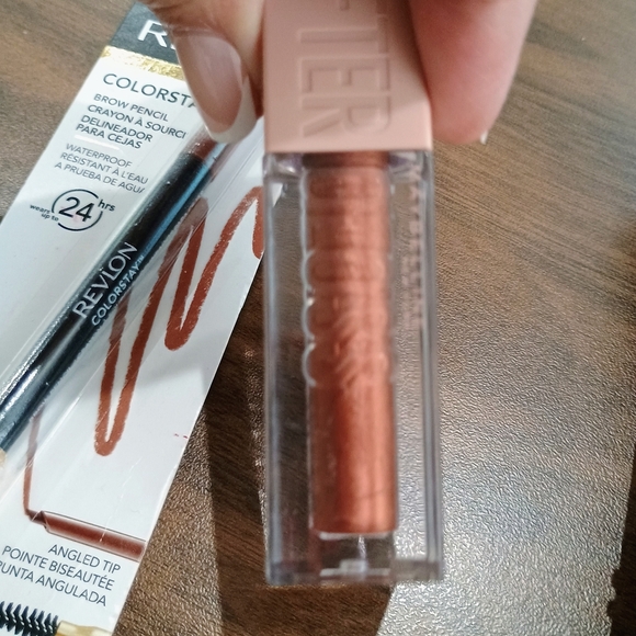 Makeup Bundle. Revlon Brow Pencil, 7 Eyeliners and 1 Liquid Eyeshadow - Picture 3 of 6